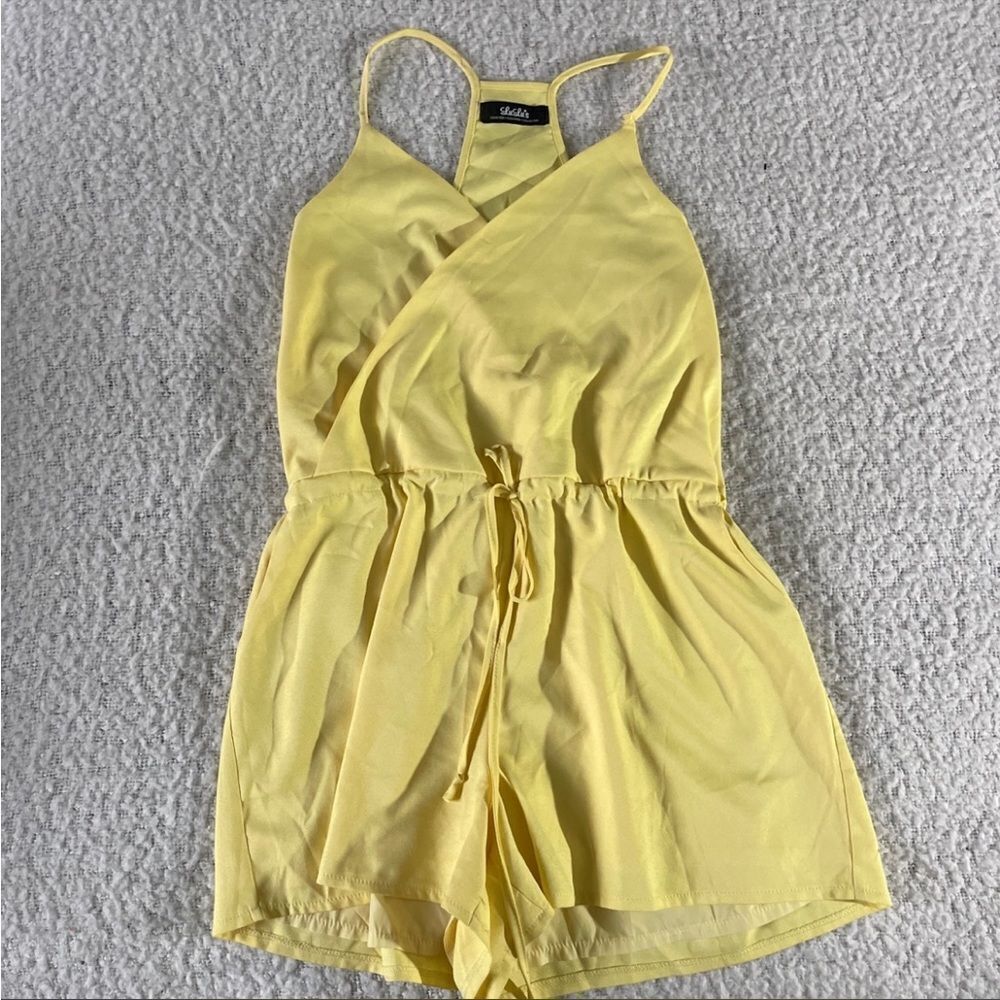 ‎Lulus large yellow romper